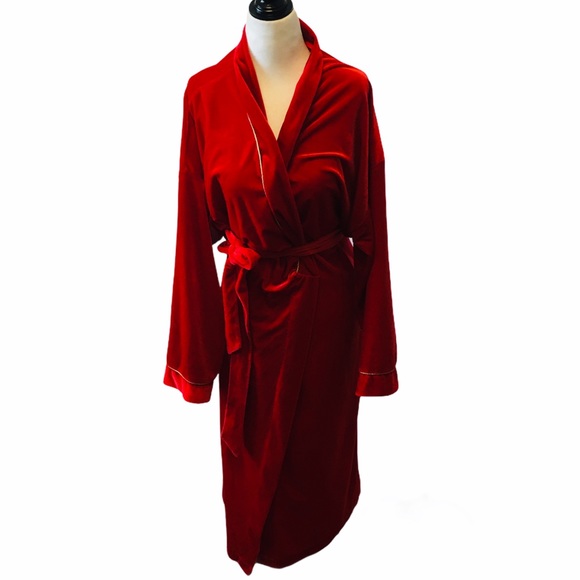 Secret Treasures Other - VINTAGE Red Long Velvet Robe OneSize